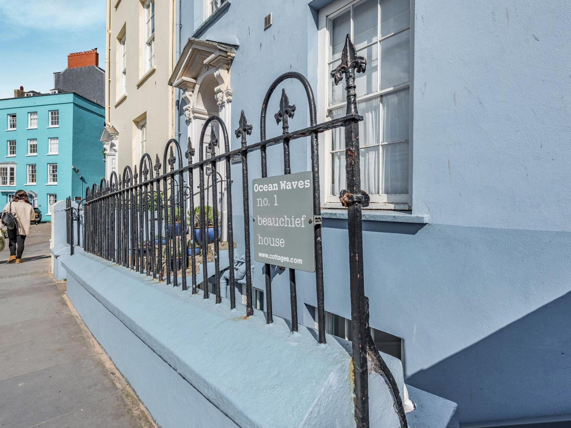 Vila Ocean Waves Tenby Exteriér fotografie
